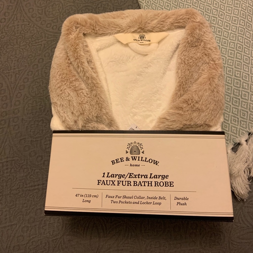 Bee and Willow Bath Robe